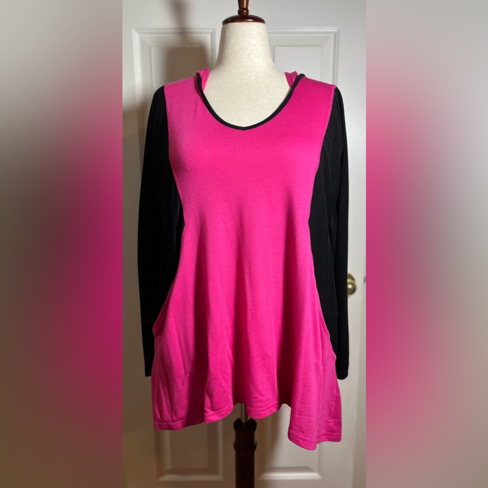 Livi Active Vibrant Pink and Black Women’s Hoodie